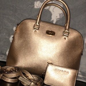 Micheal Kors purse & wallet